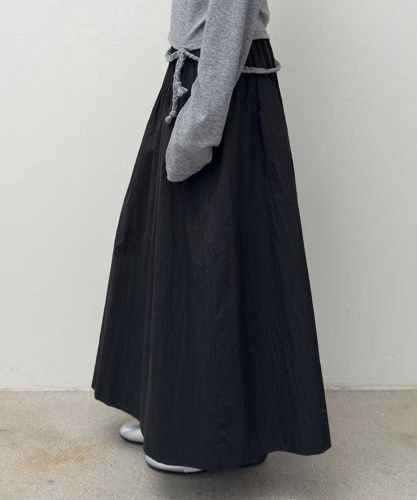 Daiaegeuneol Stitched Trapeze Skirt (Black)