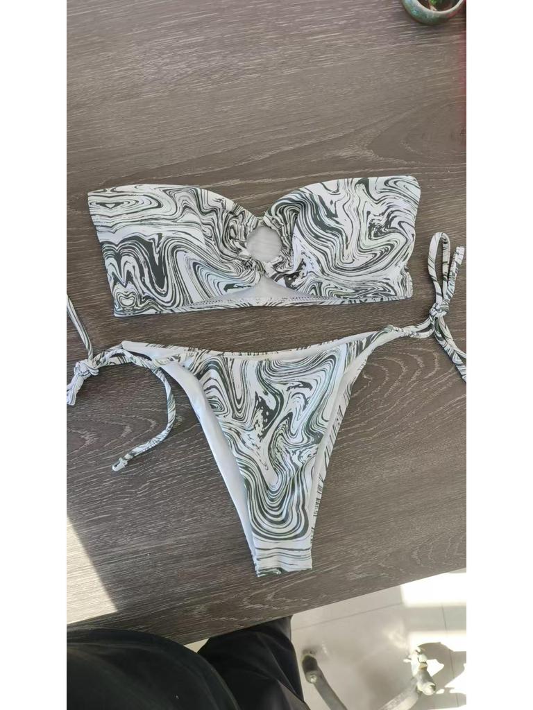 2026 Evropské a Americké Třídílné Bezramínkové Bikini Bandeau s Vysokopáskovou Zavinovací Sukní - Dámské Plavky