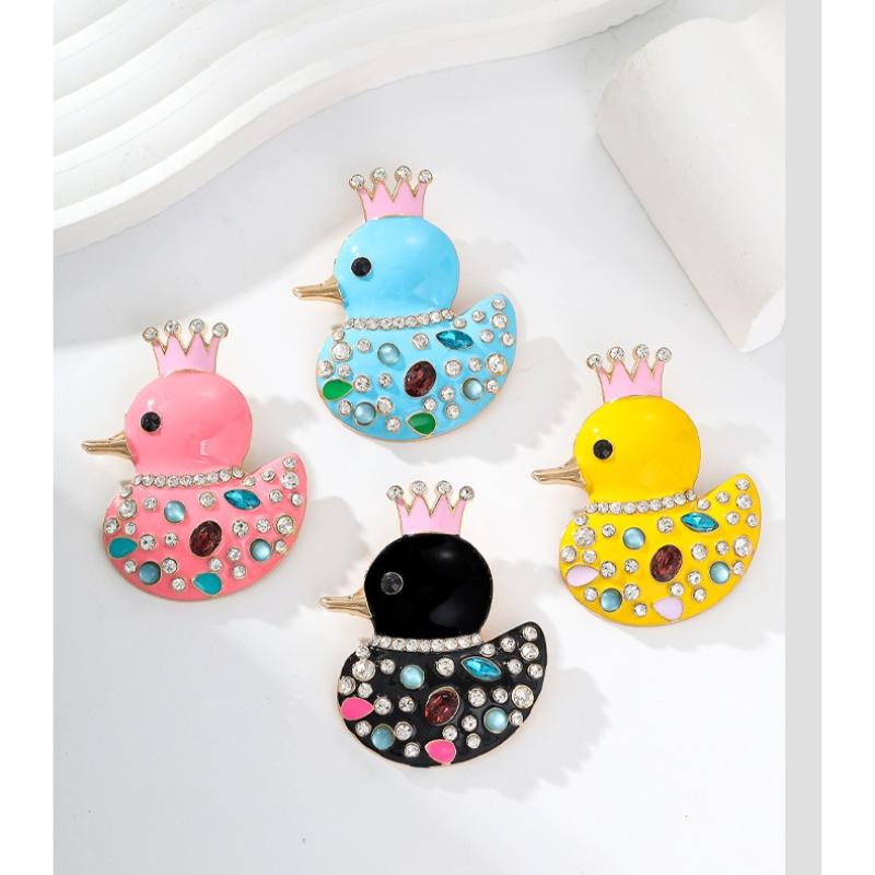 1Pcs Enamel Animal Brooch Lovely Wear Crown Duck Brooches For Women'S Clothes Backpack Pins Gifts