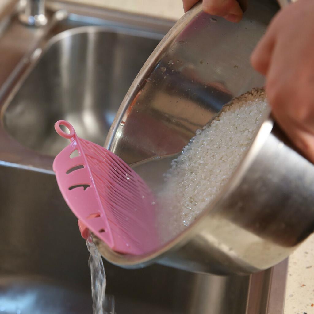 1 Pack Durable Leaf Half Round Rice Washing Sieve Cleaning Gadgets Kitchen Clip
