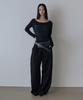5OML Boat Neck Lettering Off-Shoulder Long Sleeve (Black)