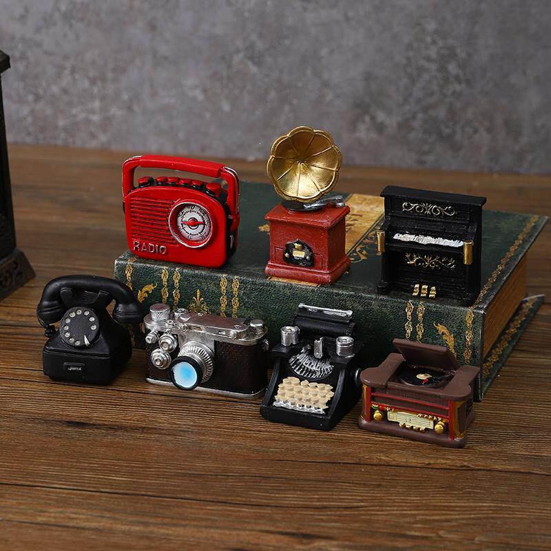 Retro Telephone and Radio Ornaments for Creative Decor