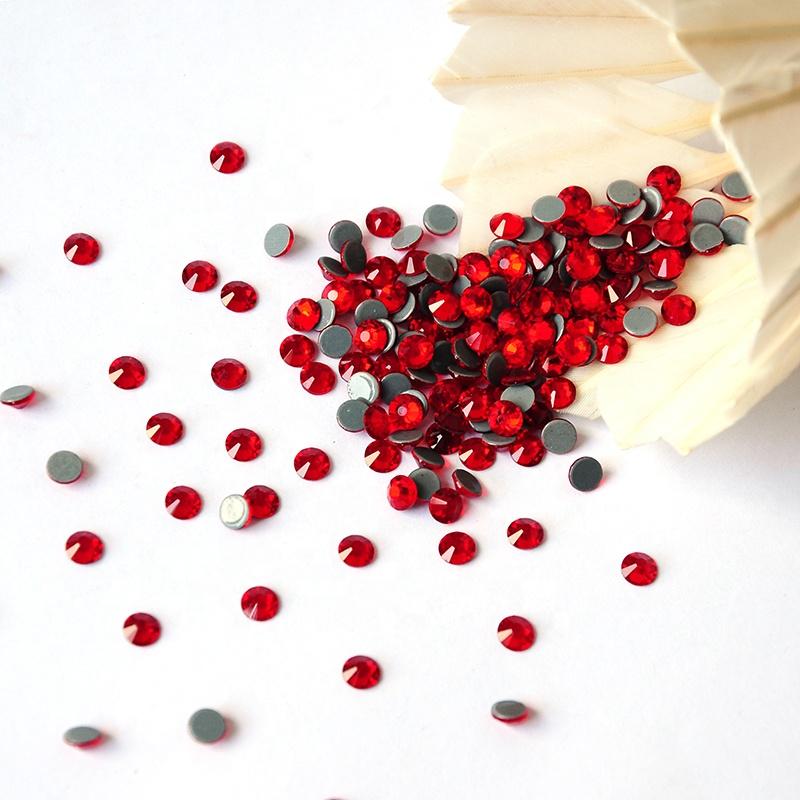China Bulk Hot-fix Flat Back Rhinestones Bulk Crystal Glass Hotfix Rhinestones for Clothing Garment