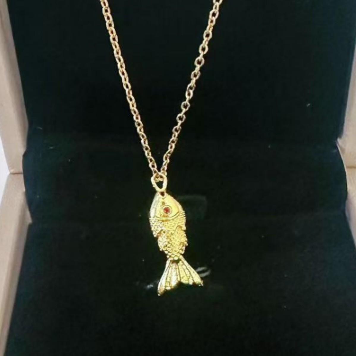 

Exquisite Retro Fish Scale Texture Gold Color Stainless Steel Koi Carp Little Fish Pendant Necklace for Women Cute Jewelry Gifts