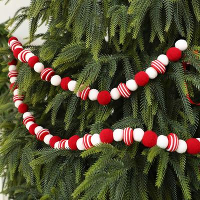 Christmas Felt Ball Garland Plush Wool Felt Ball Bead Garland Red White Pompom Bunting Banner for Xmas Tree Holiday Party Decor