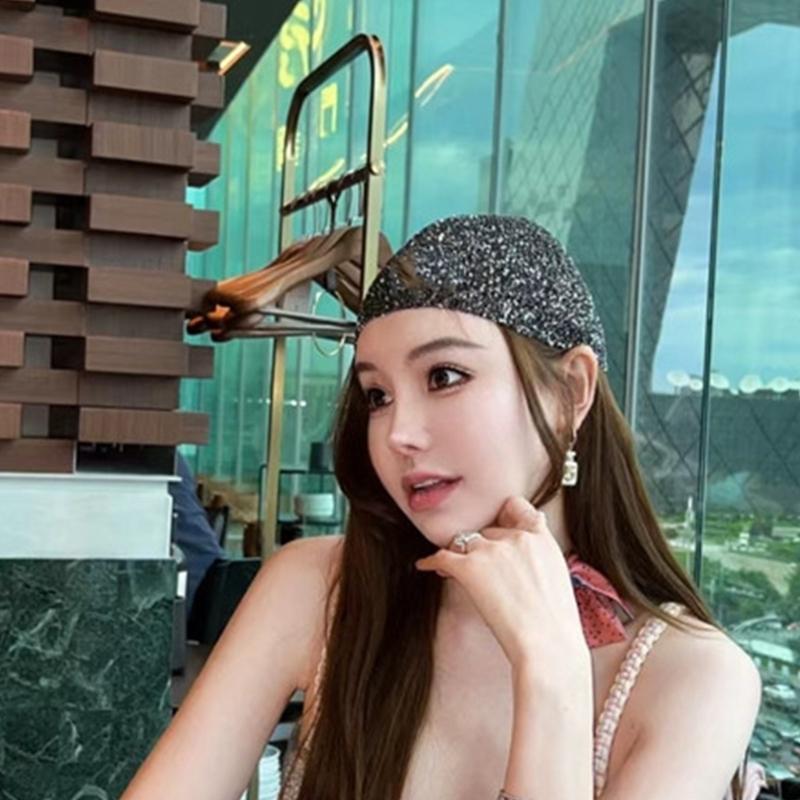 Korean Style Knitted Hat with Glittering Sequins Women Music Festival Skull Hat Bachelorette Party Hat Elegant Beanies