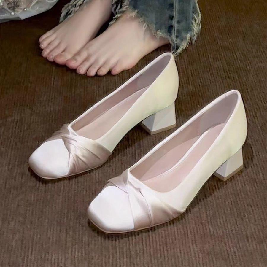Thick-heeled high-heeled shoes are not tired of commuting, square-headed satin single shoes for women's 2025 spring and autumn new fat wide-footed sma