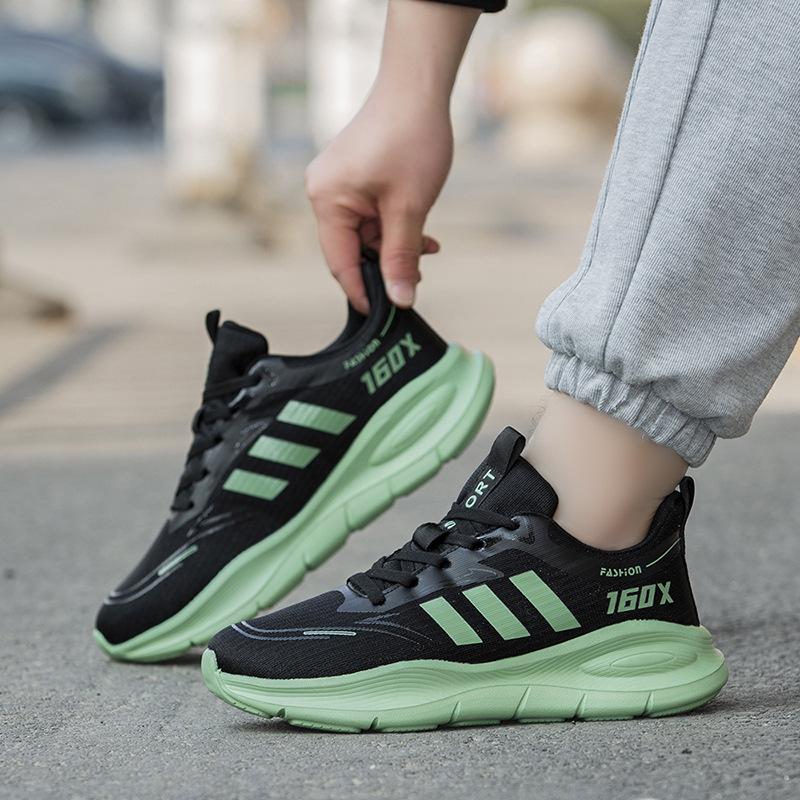 Sneakers breathable and non-smelly feet mesh high rebound soft sole shock absorption ultra-light men's and women's running shoes large size fly-woven