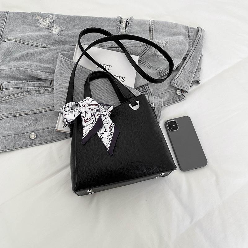 PU Women's Handbag Crossbody Bag Commuter Tote Bag