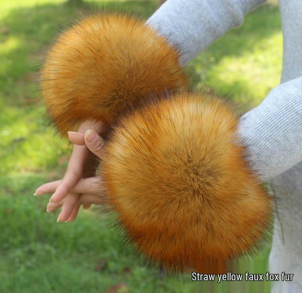 Women's Fluffy Faux Fur Wristband & Cuff Sleevelets