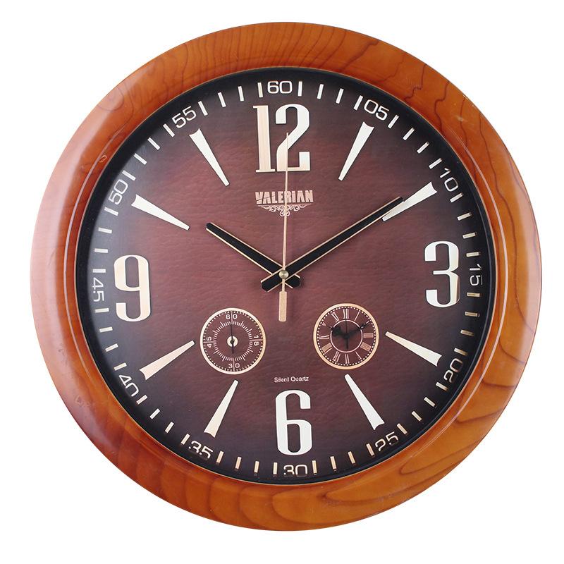 

Пластиковые настенные часы в стиле легкой роскоши, бесшумные, с пластиковой отделкой под дерево, креативные часы для гостиной, современные часы в простом стиле 35CM [style] 3