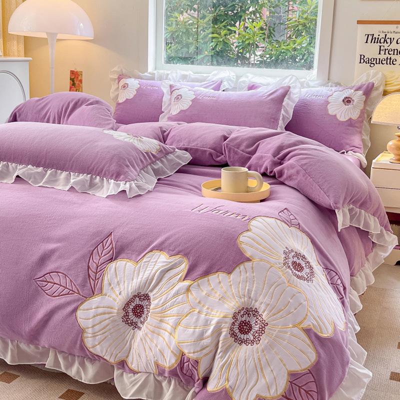 Princess Style Milk Velvet Lace 4-Piece Set: Embroidered Duvet Cover & Solid Color Bed Sheet