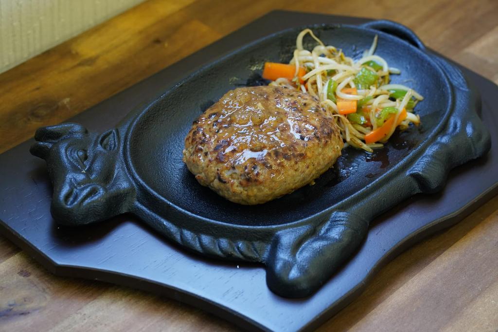 Ikenaga Iron Works Steak Plate Cow Shape Made In Japan