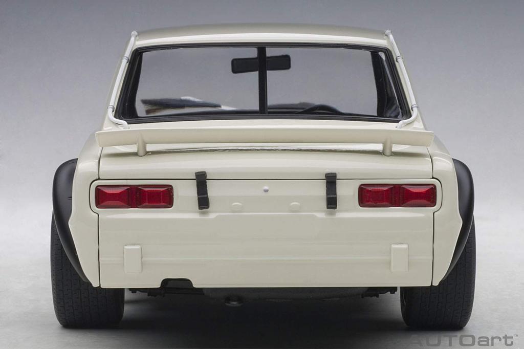 AUTOart Nissan Skyline Racing 1972 White Finished Product 1/18 GT-R (KPGC10)