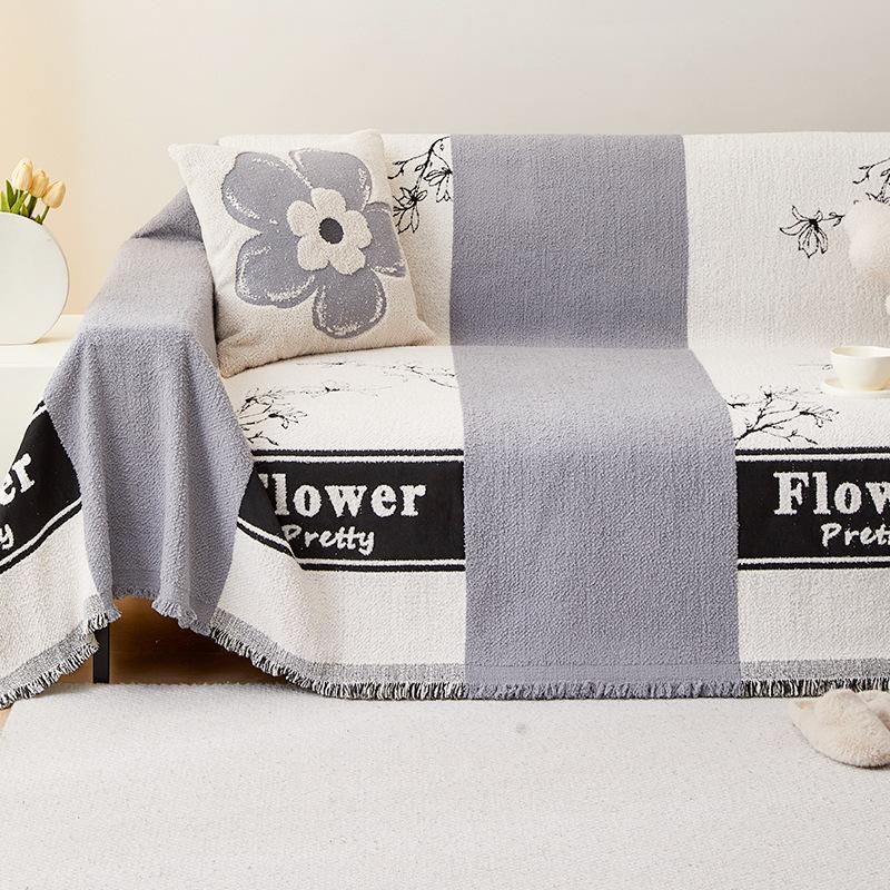 Bohemian Style Sofa Cover Universal for All Seasons  New Dustproof Scratchproof Sofa Towel Cushion Cover Quilted