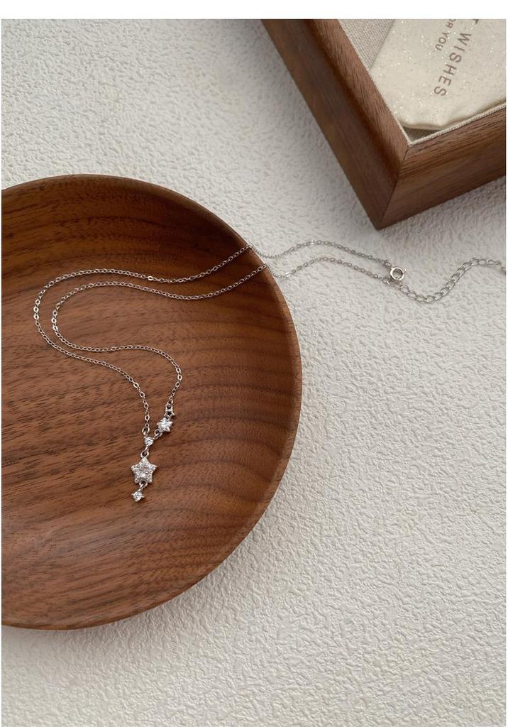 Sterling Silver Diamond Star Necklace for Women - Elegant and Fashionable Clavicle Chain