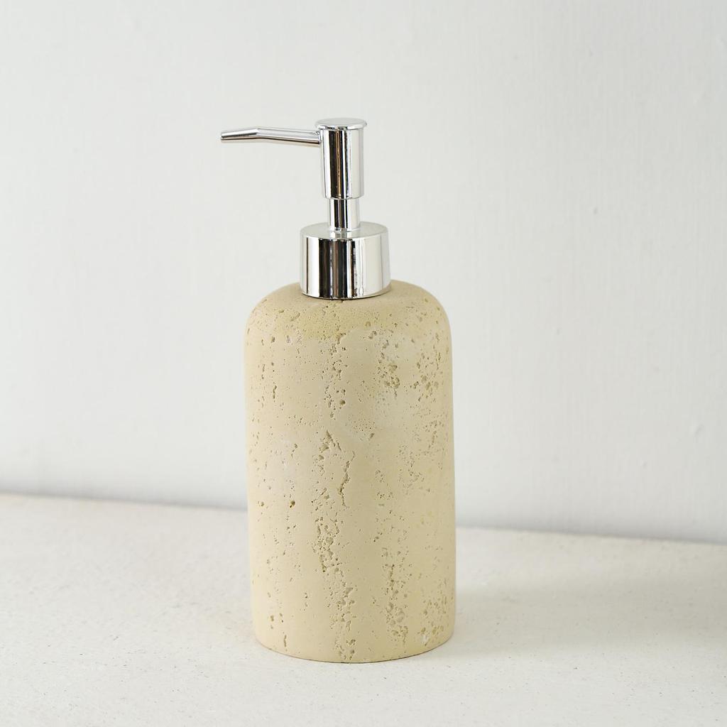 Set da Bagno in Pietra Wabi-Sabi: Bicchiere per collutorio, Portaspazzolino, Flacone per lozione, Diffusore, Portasapone e Vassoio.
