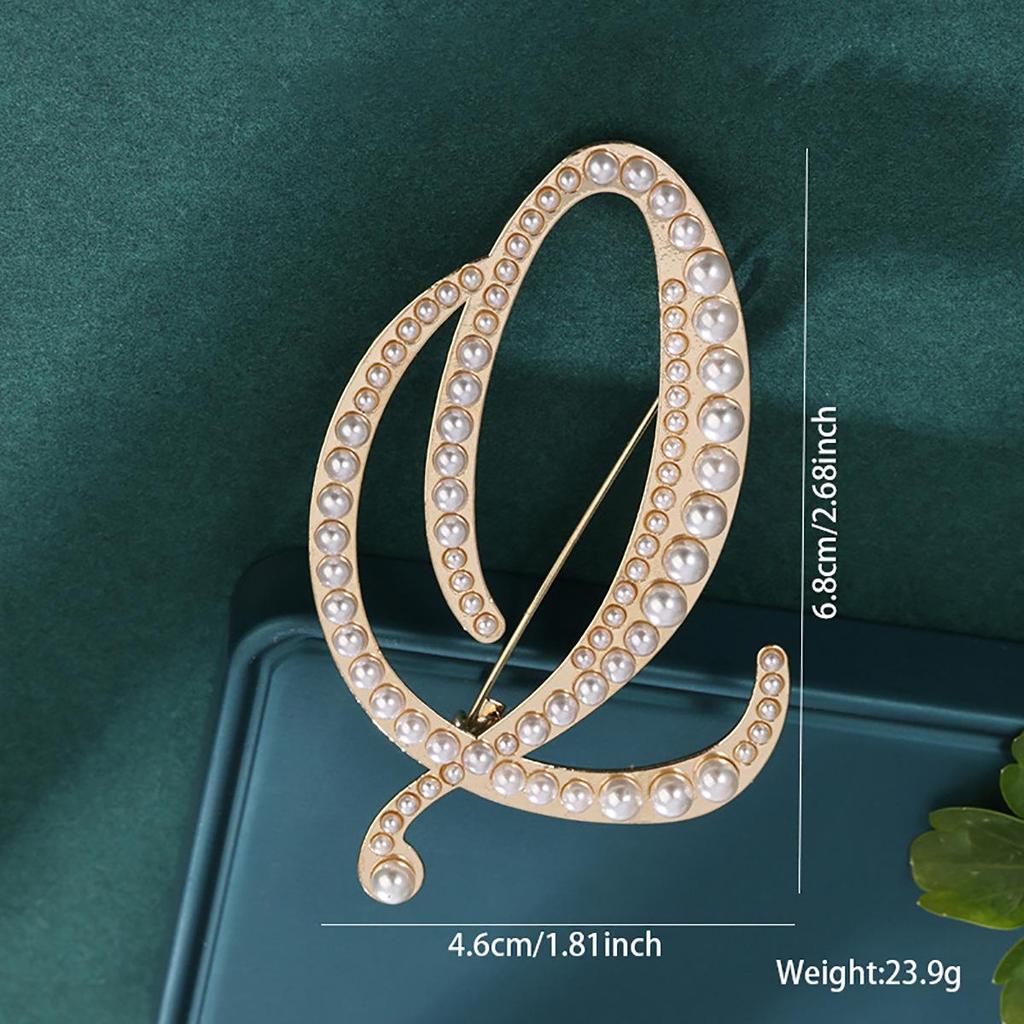Pearl Alphabet Brooches: Retro Letter Pins for Clothing and Necklines.