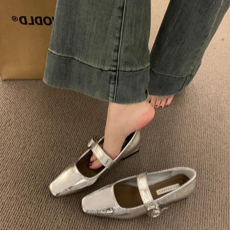 

Модная женская обувь на толстом каблуке Весна Новая Квадратный носок Неглубокий вырез Металлическая пряжка Мягкая подошва Противоскользящая Износостойкая Обувь на плоской подошве 39 серебряный