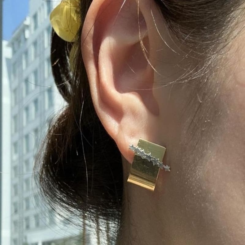 cerofar SADDLE PAD EARRING GOLD