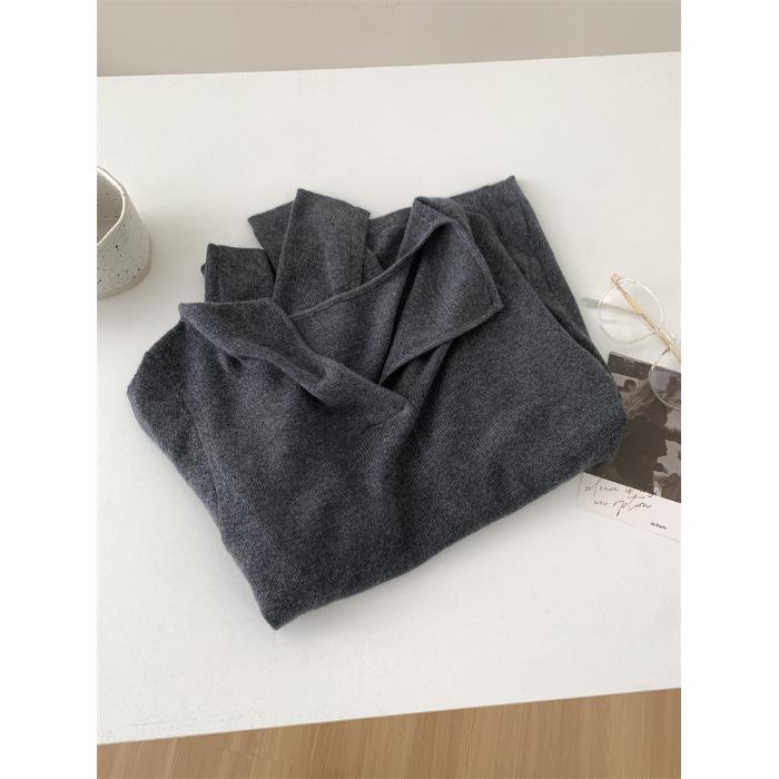 

Autumn-Winter Plus Size Knitwear - Versatile Solid Color Lapel Base Layer for Women Size 3 (160-220 Jin) темно-сірий