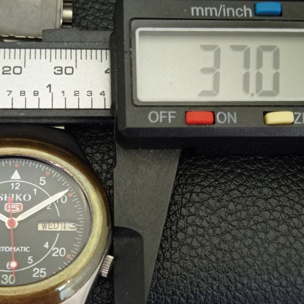 GENUINE VINTAGE SEIKO 5 AUTOMATIC JAPAN 7009A MENS BLACK DIAL WATCH A702332-5 R124-a702332