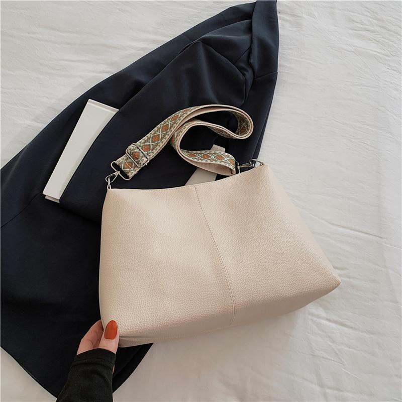 Stylish Vintage Summer Shoulder Bag For Women In Soft Pu Material For Casual Everyday Use
