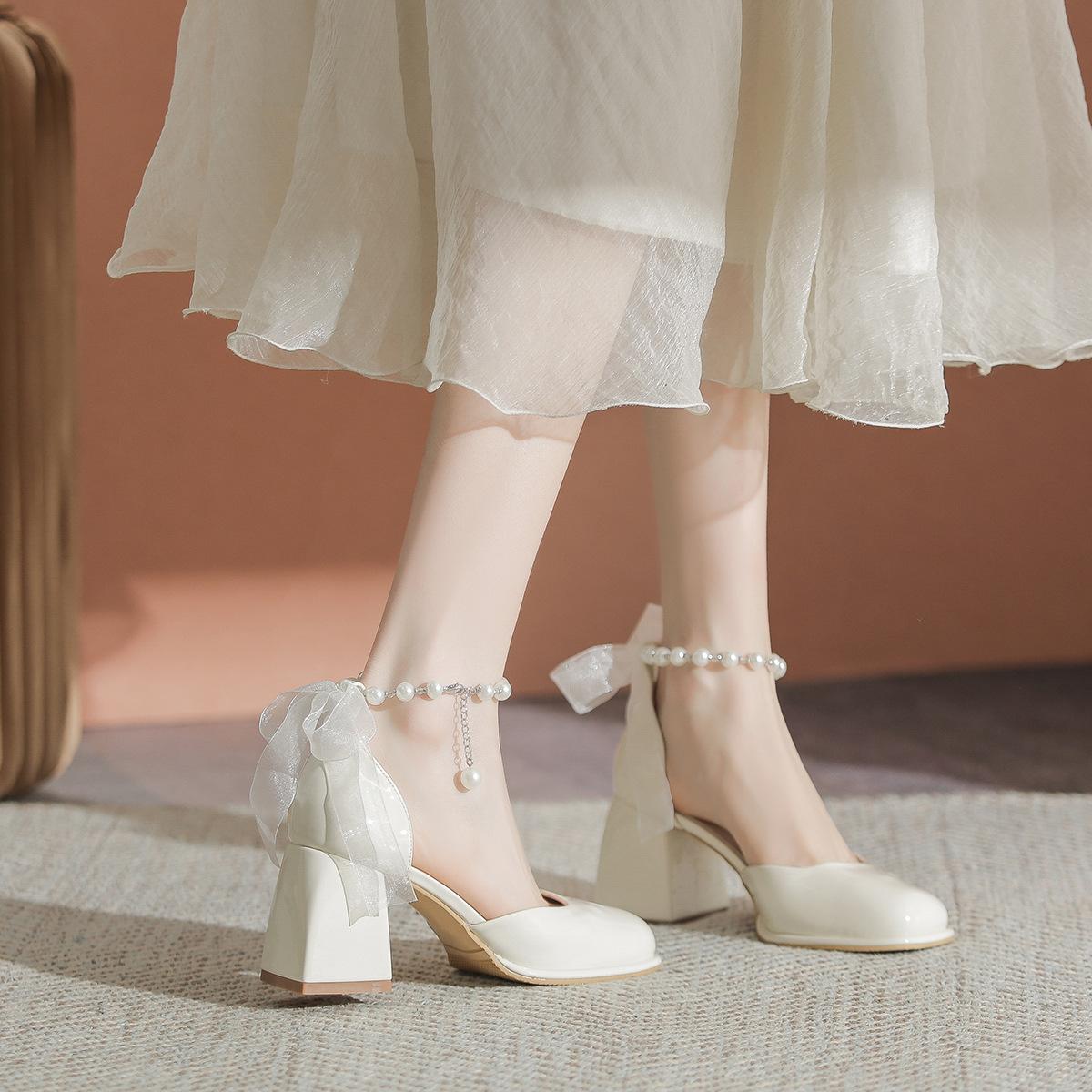 

Кожаные босоножки Baotou на грубом каблуке Mary Jane, женские, весна-лето 2024 г., полые, феерический стиль, французский жемчуг, высокие каблуки, одинарные туфли 35 абрикосовый