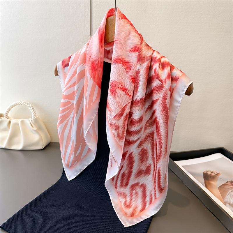 Luxury Leopard Print Designer 70cm Square Scarves Women's Silk Scarf Spring and Summer Bandana Small Hairbands Foulard Shawl