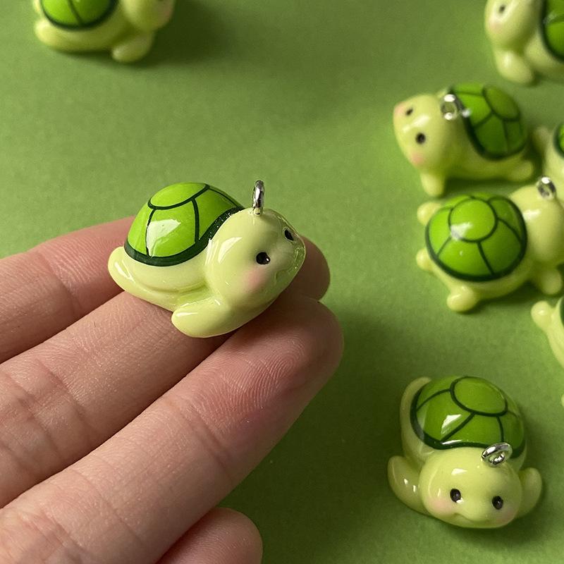 DW90 5pcs Cute 3D Small Turtle Resin Green Charms Cartoon Animal Pendant for Earring Keychains Diy Decor Jewelry Fashion Make