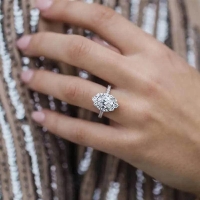 Huitan Temperament Women's Wedding Rings with Brilliant Cubic Zirconia Silver Color Modern Fashion Engagement Bands Jewelry Hot