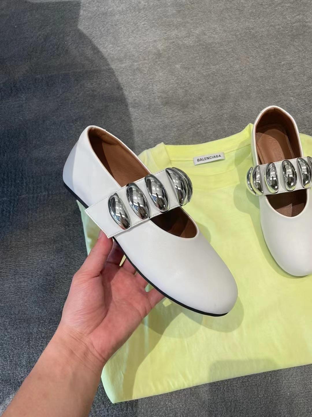 

Версия из коровьей кожи~ Новые европейские и американские туфли-лодочки с круглым носком и ремешком на подъеме, женские одинарные туфли из натуральной кожи, балетки, металл 40 белый