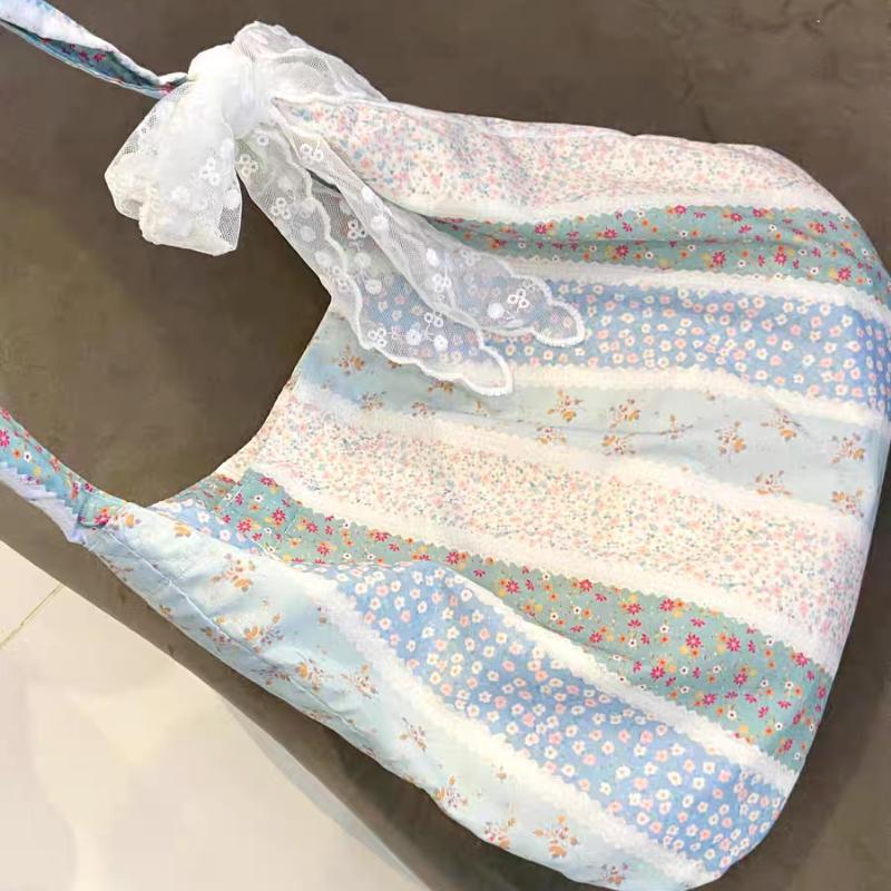 Borsa a tracolla in tela floreale per primavera ed estate Stile francese Grande capacità Borsa tote a spalla Singola spalla Borsa a mano da pendolarismo di nicchia Borsa da braccio