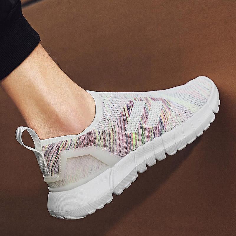 Men Slip on Sneakers 2025 Red Lightweight Breathable Mesh Men's Sneakers Cushioned Comfortable Sports Shoes for Men