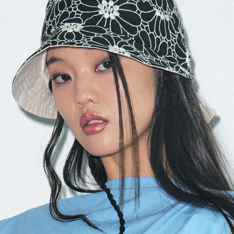 

poesiedame ПАНАМА LUCY KNOT BUCKET HAT В ЧЕРНО-БЕЖЕВОМ ЦВЕТЕ FREE