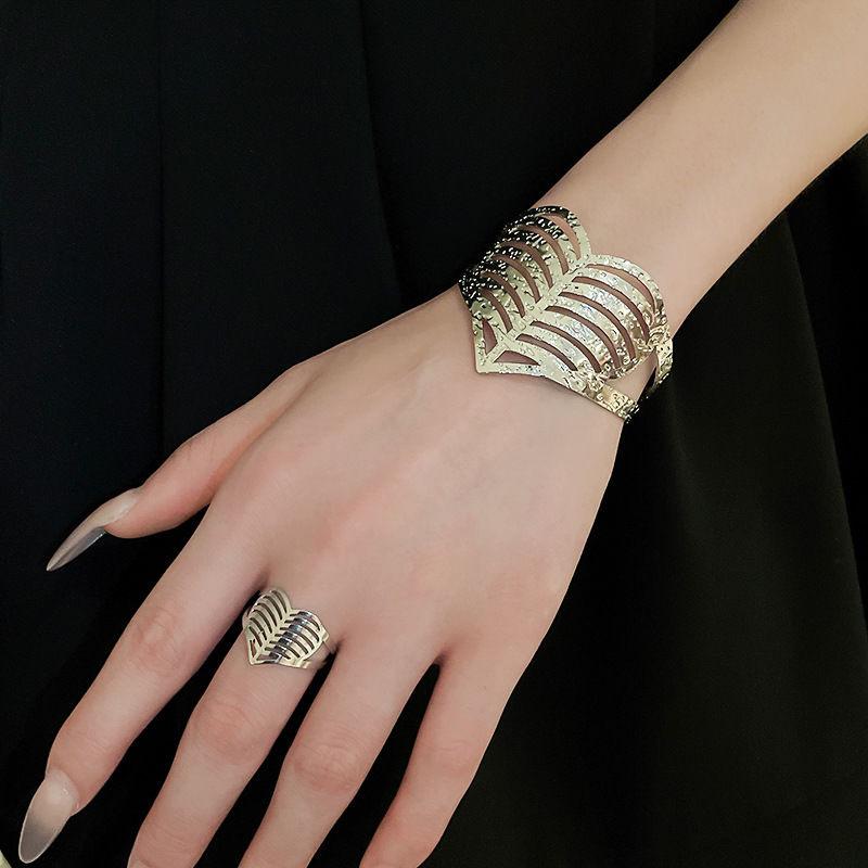 

Элегантный открытый браслет с вырезом в виде бабочки: Браслет класса люкс для женщин