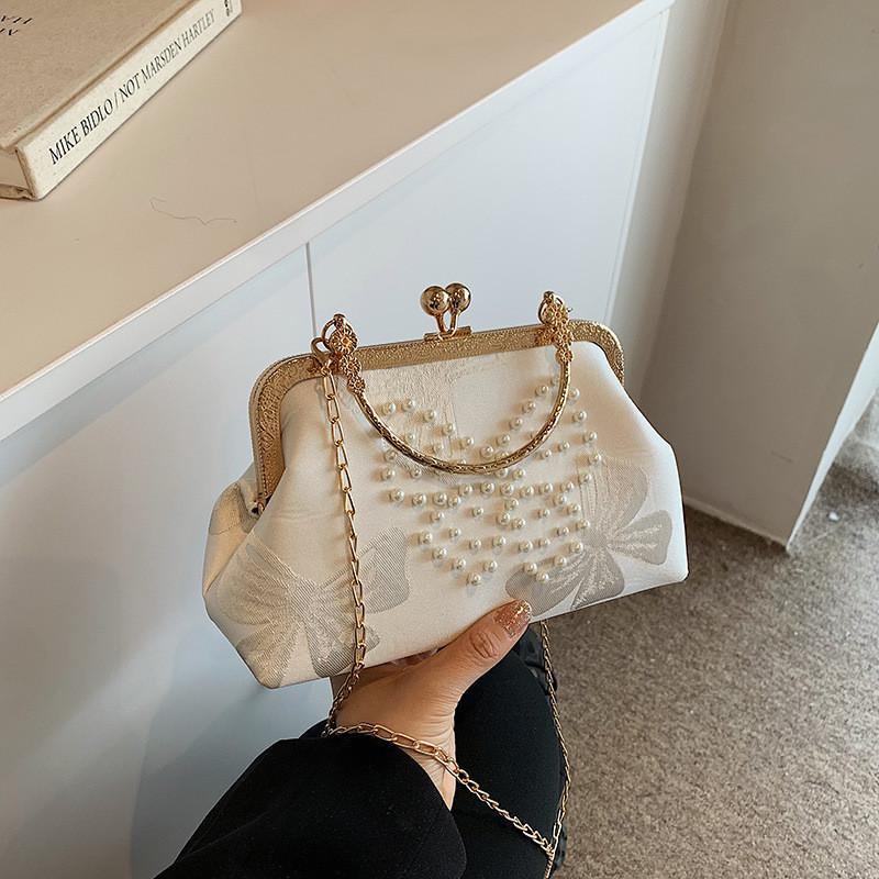 Elegant White And Black Butterfly Small Shoulder Bag For Women With Chic Silk Material And Stylish Street Fashion Design белый