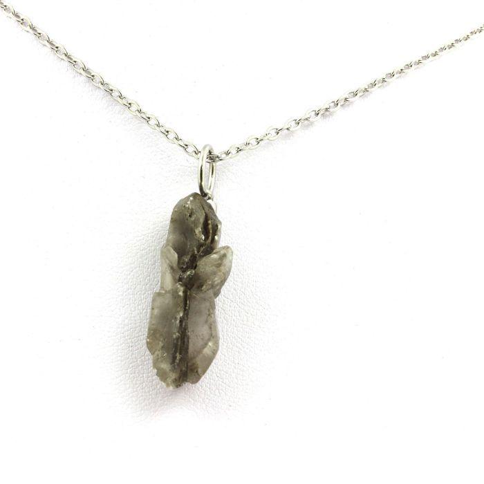 Pierres et Minéraux. Collier Gypse brut. 15.06 ct. Marcieu, Isère, France.