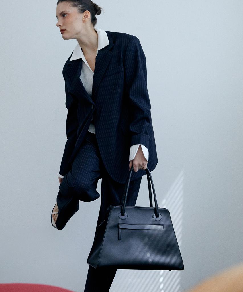 Christine Project Signature Big Shoulder Bag(Black Pepper)
