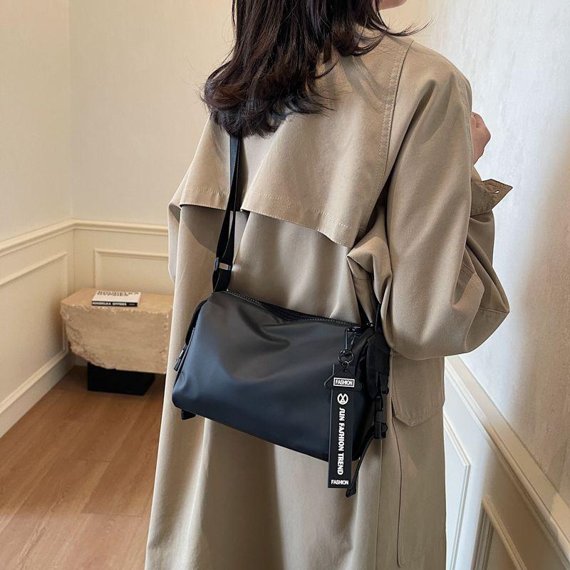 Customized Men's Large-capacity Japanese Shoulder Bag, Light Sports Messenger Bag, Leisure Travel Women's Fitness Women's Messenger Bag