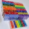 100 Dés Colorés 14mm à 6 Faces en Matière Acrylique Set de Dés Standard pour Jeux de Société Fêtes Salle de Classe Dés de Mathématiques