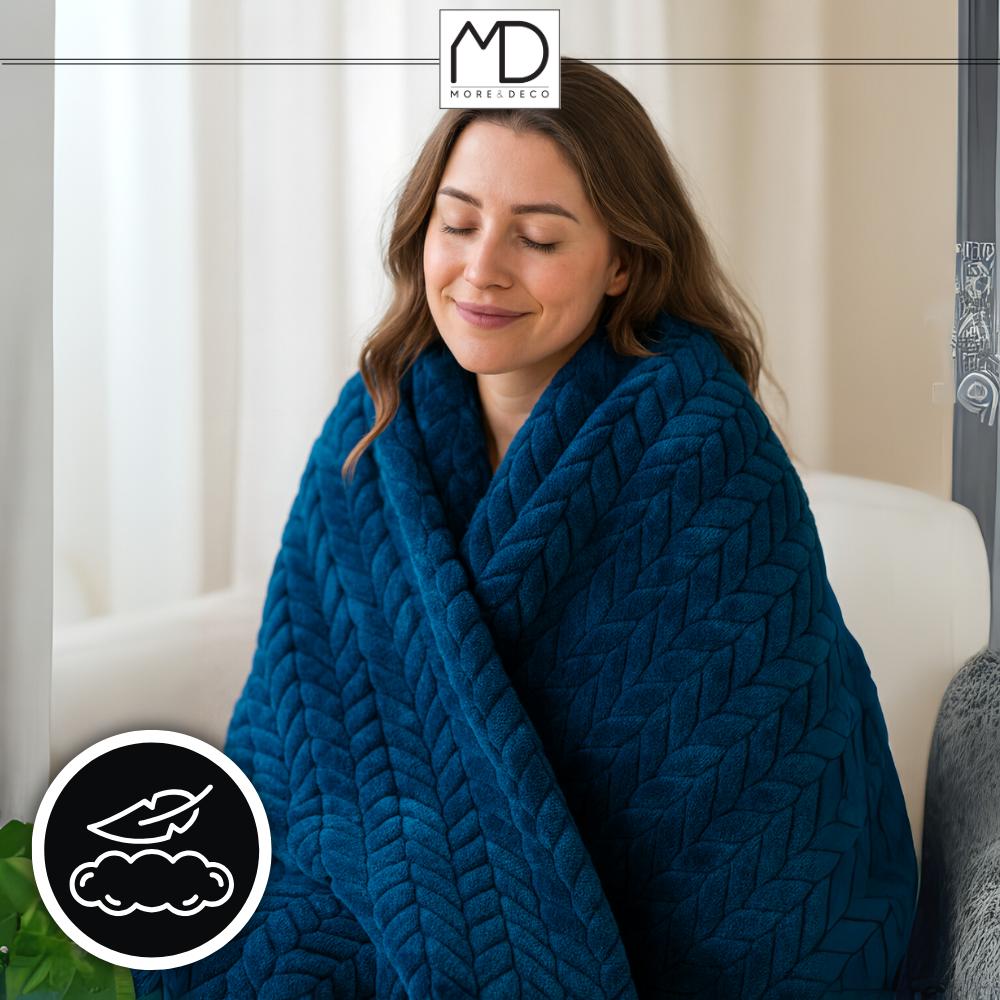 Navy Blue Embossed Polyester Throw Blanket 200x220 Cm - Modern Style for the Bedroom