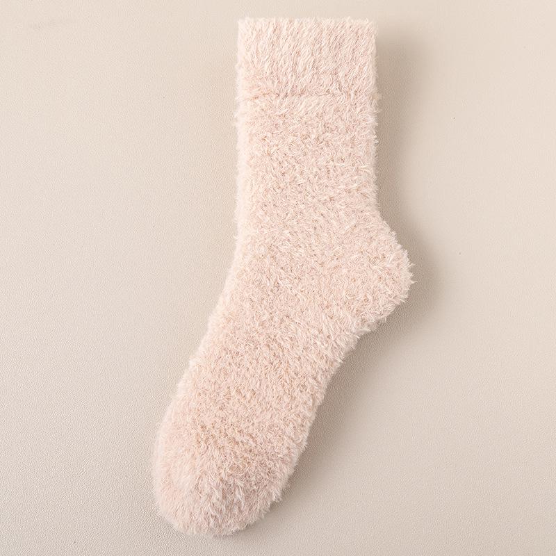 Coral Velvet Women's Mid-Calf Socks: Thick, Non-Shedding, Fleece-Lined for Autumn/Winter Warmth, Ideal for Sleep, Postpartum, and Home Use