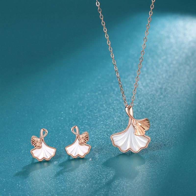 Sansheng Has Apricot Apricot Leaf Necklace For Women'S Niche Exquisite Fashion And Versatile High-End Pendant For Women