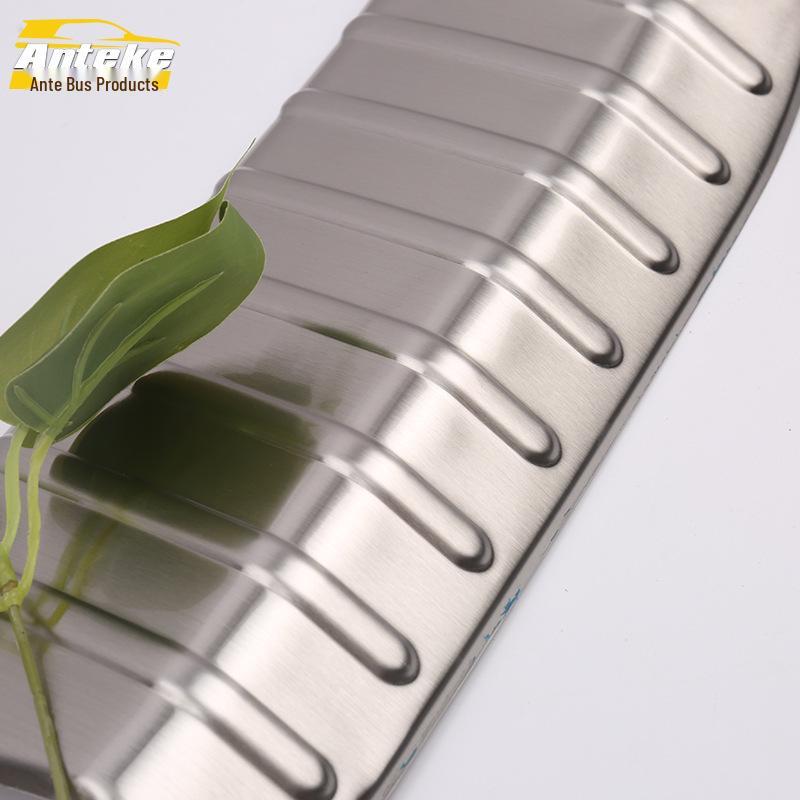 19 CS15 Rear Guard & Tailgate Bumper Pedal Accessory