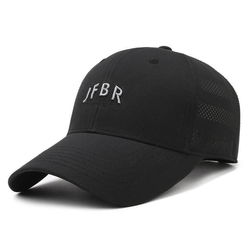 

Embroidered letter baseball cap with side perforations – a casual, versatile and stylish cap for outdoor sun protection чёрный