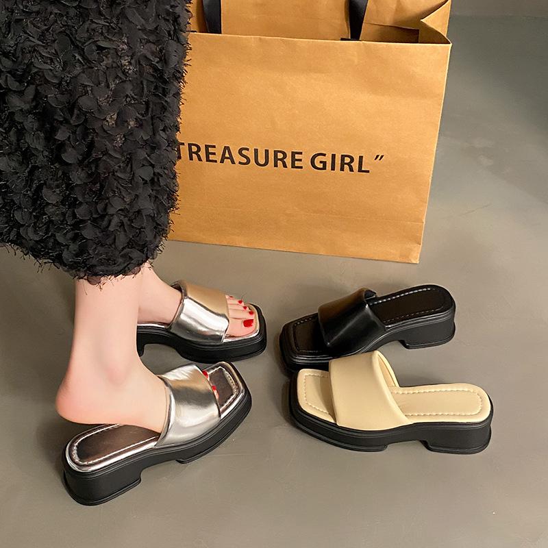 Casual thick-soled one-word drag women's shoes muffin bottom summer wear 2025 new sandals increase the feeling of stepping on shit in shoes