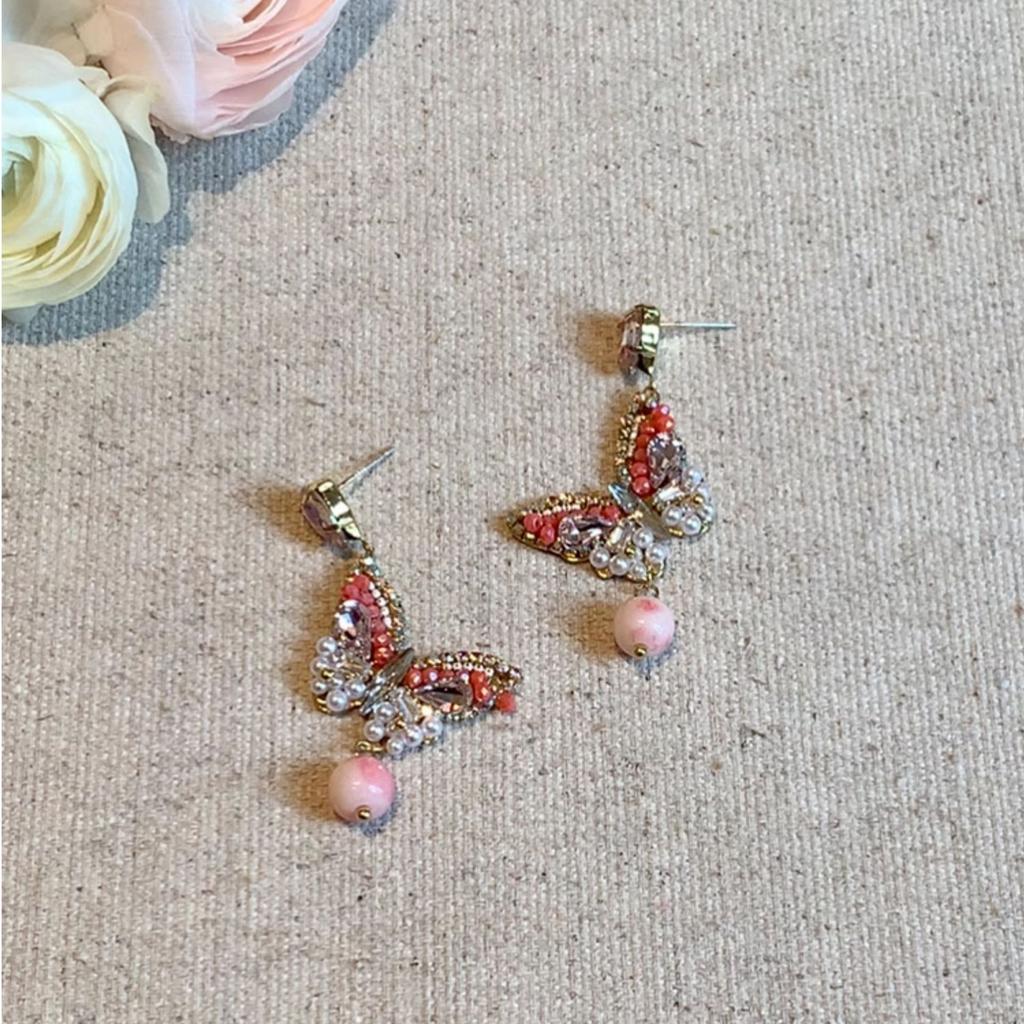 Butterfly Pendant Earrings Women's Exquisite Fashion Design Earrings High-end Versatile Earrings