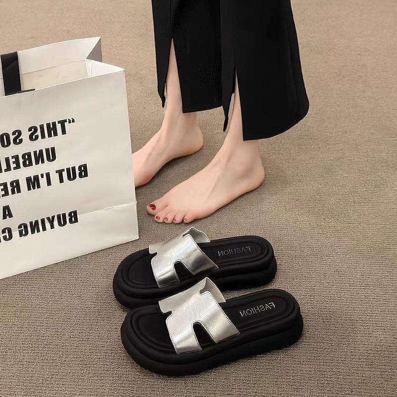 Summer new thick-soled fashion one-word slippers outside women's seaside beach with skirts versatile slippers