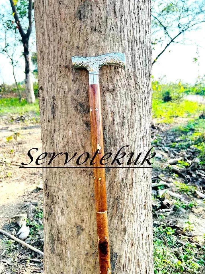 

Victorian Brass Handle Walking Stick for the Distinguished Gentleman золотой